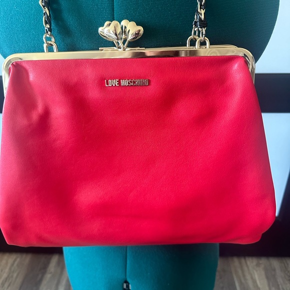 Love Moschino red and black leather purse. Excellent condition - Picture 5 of 7